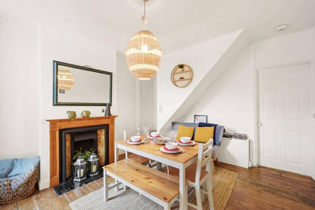 Aesthetic Cambridge Cottage Sleeps 5! Exterior foto
